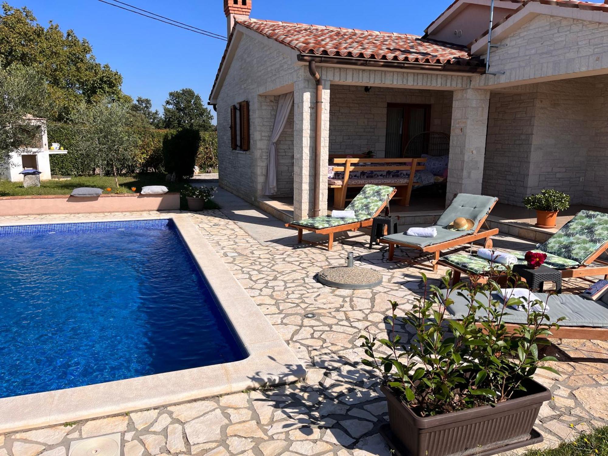 Villa Mirela With A Comfortable Garden And Pool Grandici 外观 照片